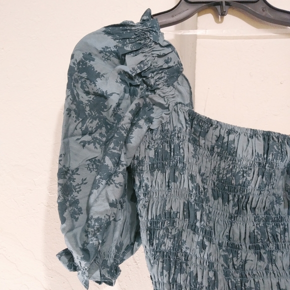 Gal meets Glam bluefox retro smocked floral dress - Picture 5 of 11